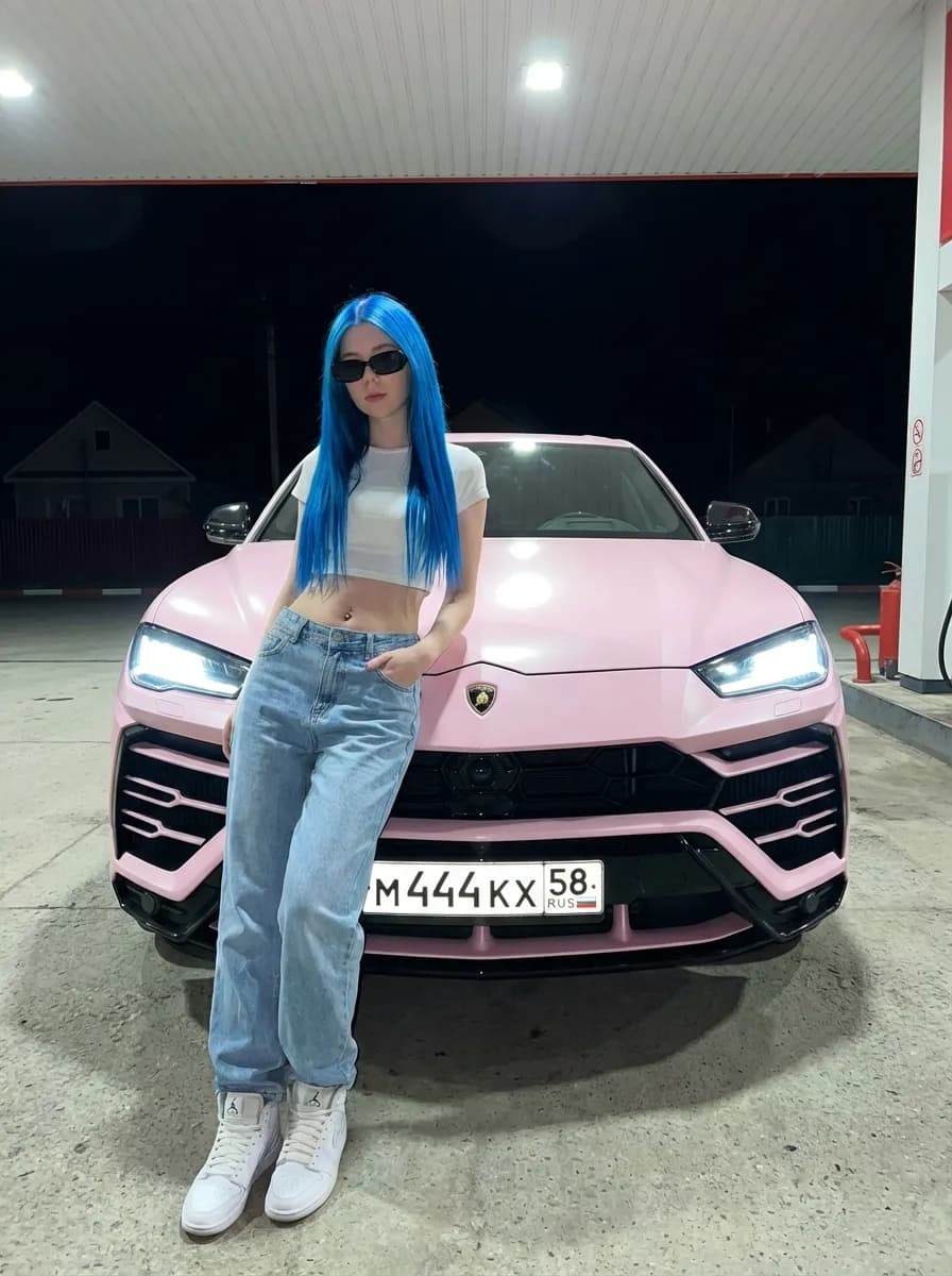 Фотосессия с автомобилем: Девушка и Urus